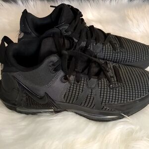 Nike Witness 7 Black Basketball Sneakers